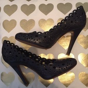 Tory Burch Verity Pumps/Heels Size 7 1/2